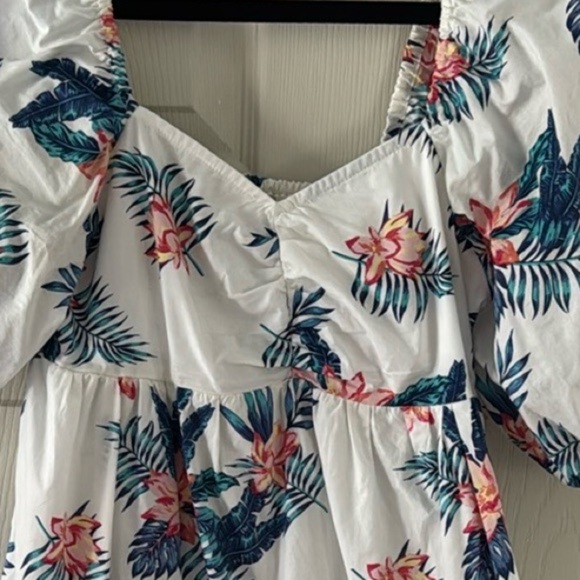 Like new Honolua surf co floral dress sz M - Picture 4 of 4